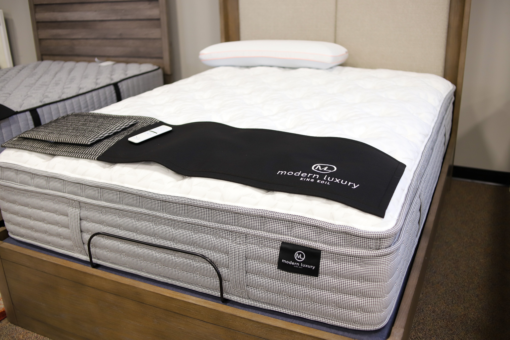 Devan Plush Euro-Top - Image 3